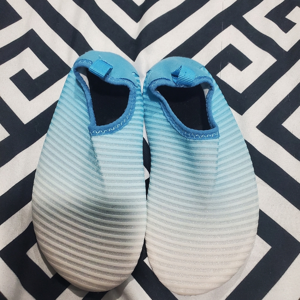 Swim shoes